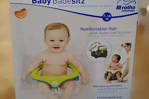 Die Verpackung des Badesitzes von Rotho Babydesign