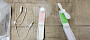 Mini Hand-Ventilator mit Akku von Chinco im Doppelpack Beide Ventilatoren, grün und rot, einer in Betrieb - © lifetester.net