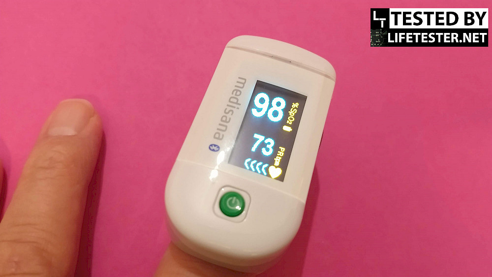 Messung und Genauigkeit - Medisana Pulsoximeter Das Medisana Pulsoximeter während der Messung - © www.lifetester.net