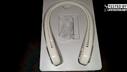 Im Test: tragbarer USB Nackenventilator in weiß mit 3 Leistungsstufen Der Ventilator und das Ladekabel in der Box - © www.lifetester.net