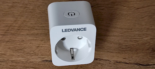 LEDVANCE SMART+ WLAN Steckdose von schräg vorne