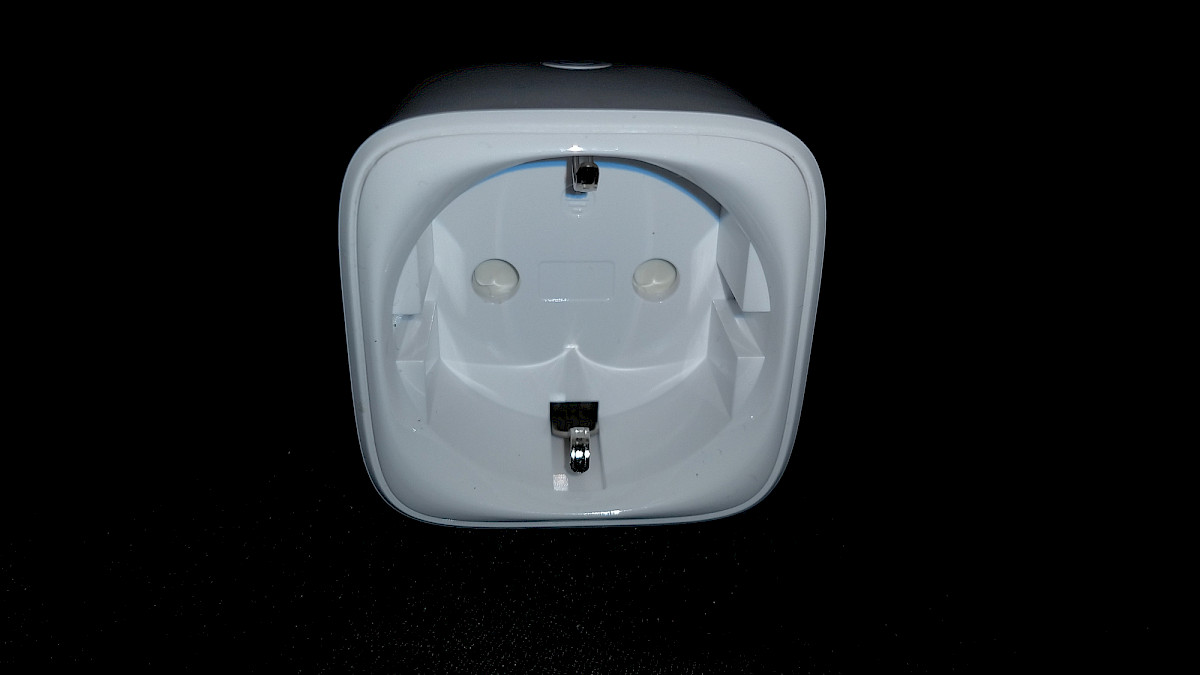 Der Innr Smart Plug mit Zigbee von vorne